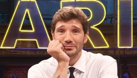 Affari Tuoi, De Martino e l’ombra dell’ex: puntata terribile