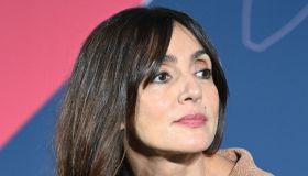 Ambra Angiolini: “A 48 anni per stare in piedi da sola non mi serve nessuno”