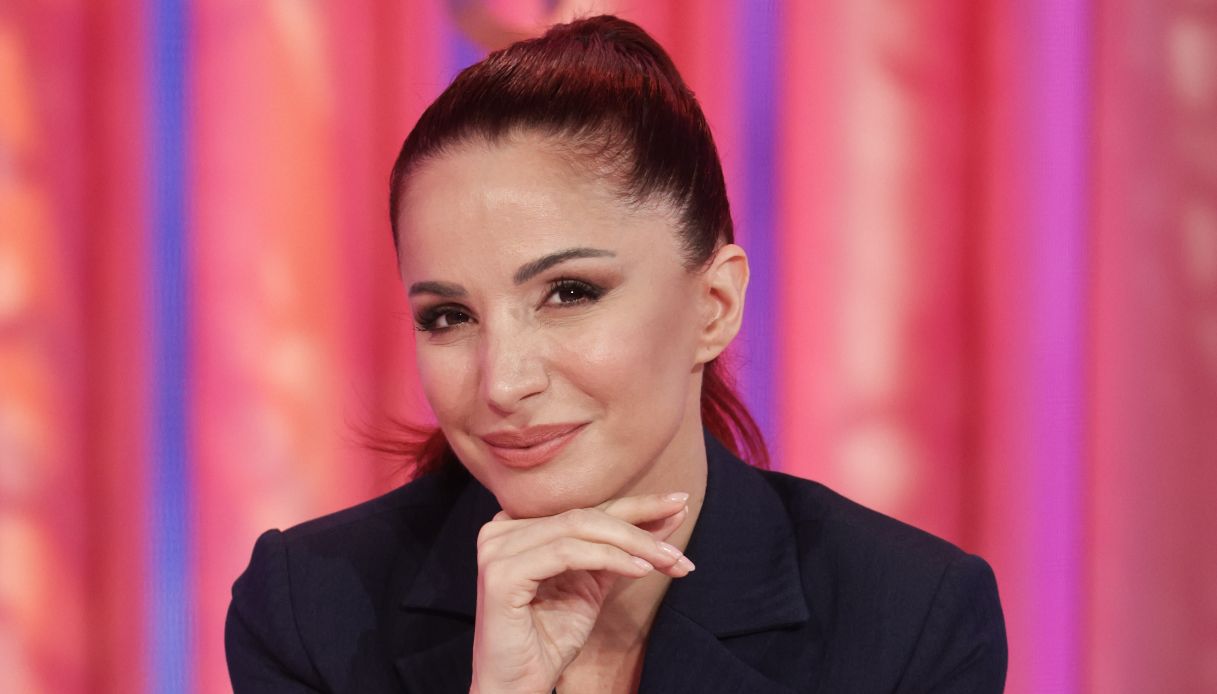 Andrea Delogu, sospeso il suo programma La Porta Magica. I messaggi del cast di Ballando