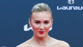 Ariarne Titmus si ritira dal nuoto, vinse 4 ori olimpici (prima e dopo il cancro): la sua lettera è un inno alla vita