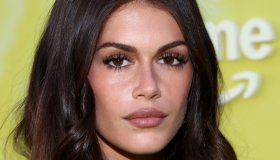 Capelli scuri autunno 2025, tutte le nuance più profonde e golose da provare ora