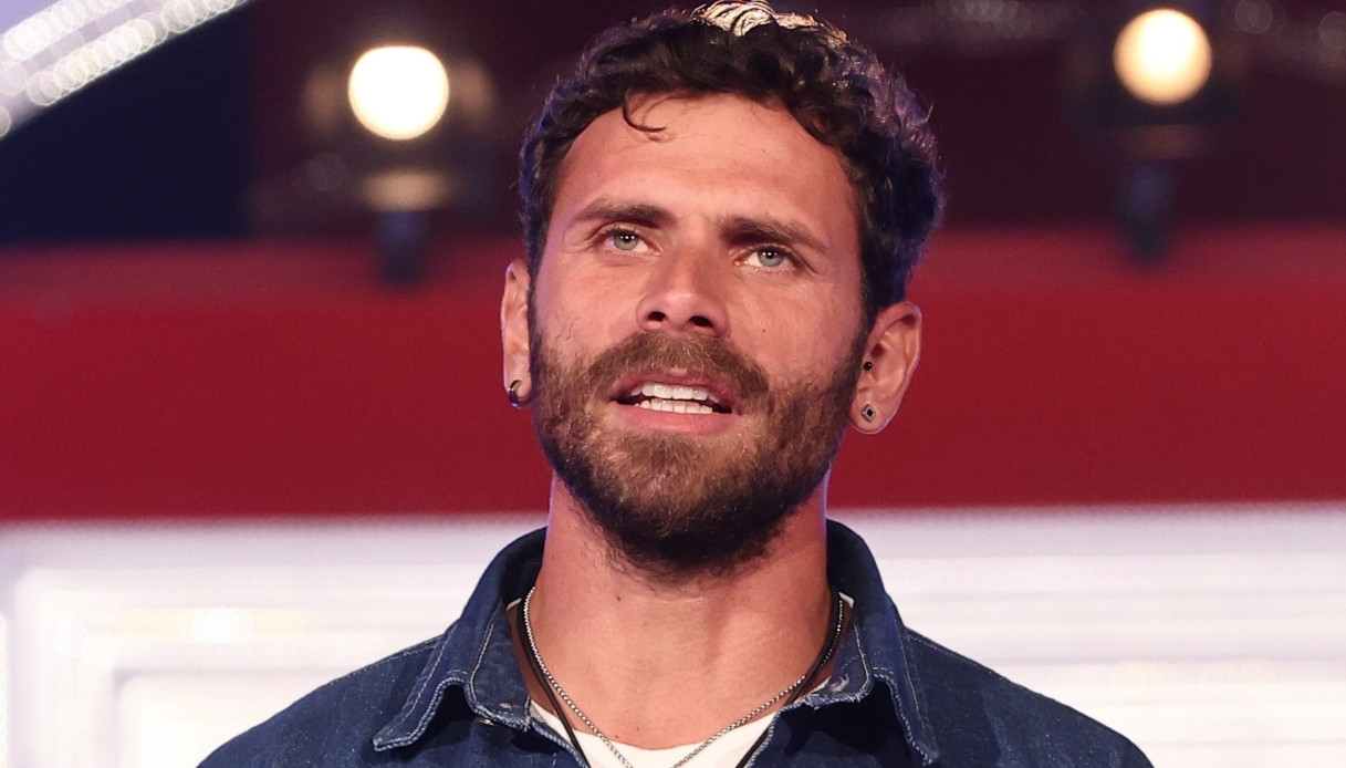 Grande Fratello, Domenico tra bugie e tradimenti: quel bacio violento da condannare