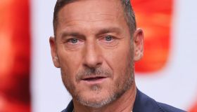 Totti festeggia il compleanno a Londra con Noemi Bocchi: i figli Chanel e Cristian assenti