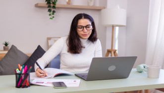 Lo #StudyTok, lo “studio estetico” che ci piace tanto: come ricrearlo