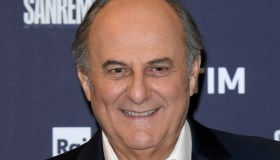 La Ruota della Fortuna, Gerry Scotti e il peso dell’età. Tutte le donne sono: “Bionda”