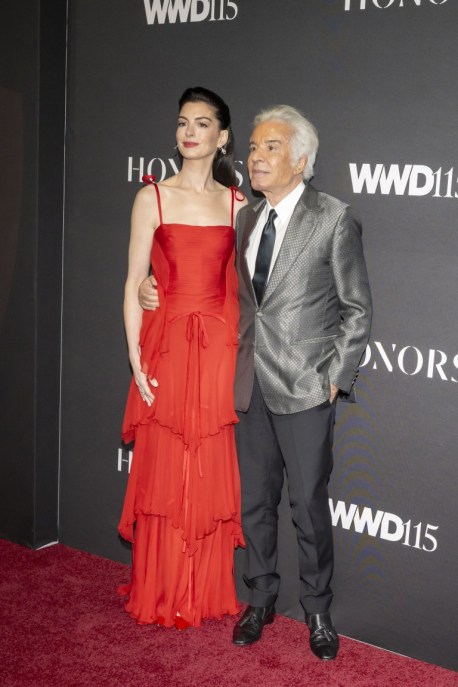 Anne Hathaway e Giancarlo Giammetti ai WWD 2025