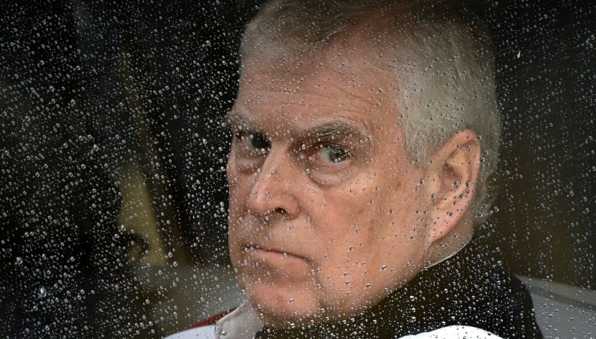 Re Carlo ha deciso: Andrea sfrattato perderà il titolo di Principe. L’annuncio di Buckingham Palace Re Carlo ha deciso: Andrea sfrattato perderà il titolo di Principe. L’annuncio di Buckingham Palace