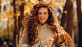 Addio ai capelli secchi con il boost di idratazione miracoloso