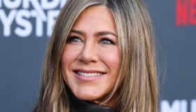 Jennifer Aniston ha svelato il suo mai più senza: un lip balm con vitamina E da indossare sulle labbra da mattina a sera