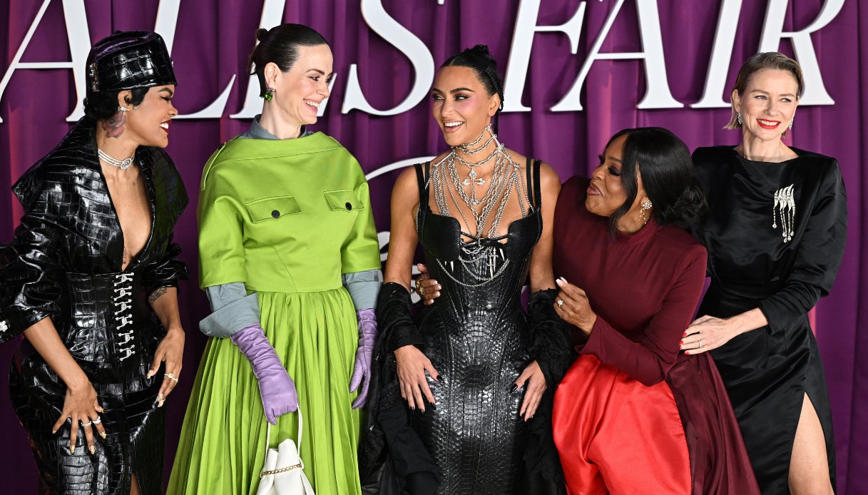 Kim Kardashian con le co-star Sarah Paulson, Naomi Watts, Niecy Nash e Teyana Taylor alla premi&egrave;re londinese di All&rsquo;s Fair