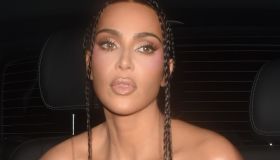 Kim Kardashian, festa di compleanno incredibile tra burlesque e nude look
