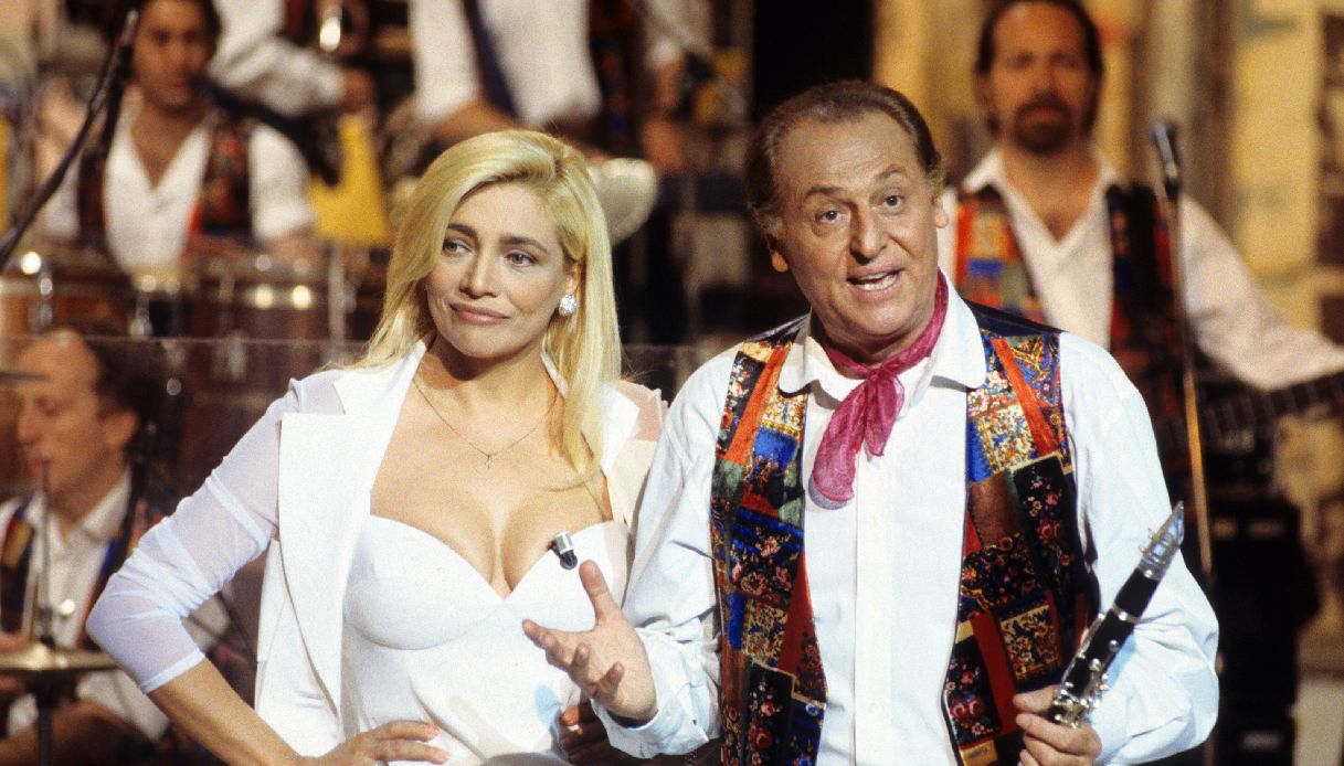 Mara Venier e Renzo Arbore in una puntata di "Viva Napoli"