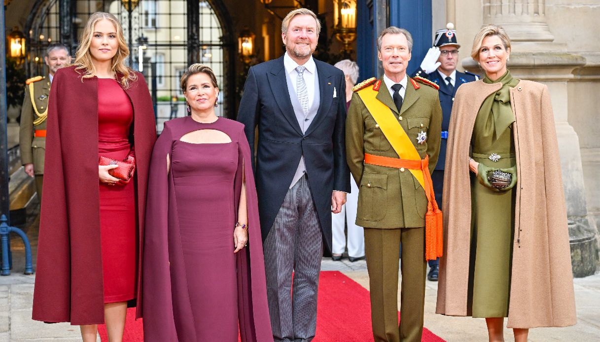 La famiglia reale olandese con i Granduchi uscenti