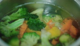 Acqua di cottura delle verdure, peché non va buttata e come riutilizzarla