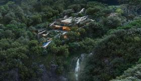 Architettura sperimentale a Yakushima, la villa di Jean Nouvel per NOT A HOTEL