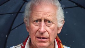 Re Carlo, è crisi: solo una persona può salvare la Corona