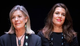 Carolina di Monaco e Charlotte Casiraghi, identiche e magnifiche. Alexandra di Hannover esclusa
