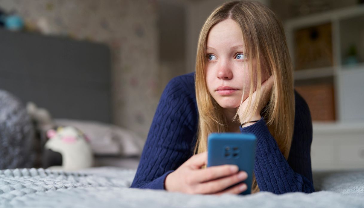 Come educare all’uso dello smartphone: regole e limiti Come educare all’uso dello smartphone: regole e limiti