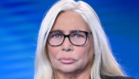 Mara Venier rompe il silenzio dopo le critiche a Domenica In e svela la verità su Gabriele Corsi
