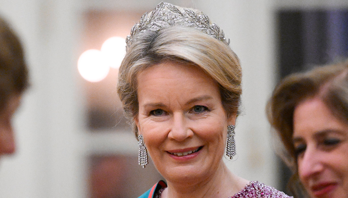 Mathilde del Belgio, i look favolosi per incontrare Sergio Mattarella. Con significato segreto
