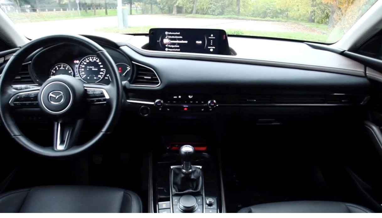 Mazda CX-30, gli interni