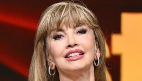 Milly Carlucci ad Affari tuoi per lanciare Ballando con le Stelle: cosa farà