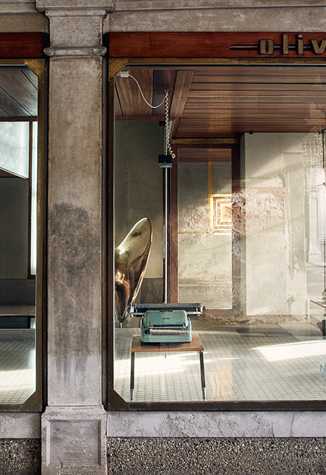 Vetrina del Negozio Olivetti a Venezia con macchina da scrivere esposta