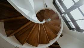 Scala per interni, idee di design e materiali per valorizzare la casa