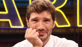 Affari Tuoi, Stefano De Martino e Gennarino show. Il Dottore: “Non mi è mai successo”