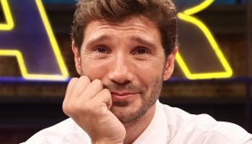 Affari Tuoi, Noemi dal Piemonte vince nel ricordo della nonna. Lucone vera rivelazione