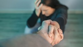 Fine vita, la storia di Ada e l’appello: “Ogni attesa imposta è una tortura”. Il punto sulla legge