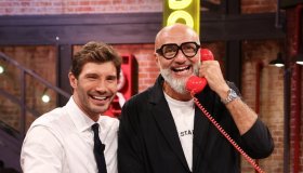 Affari Tuoi, cambio o offerta: il Dottore “inganna” due sorelle e vince