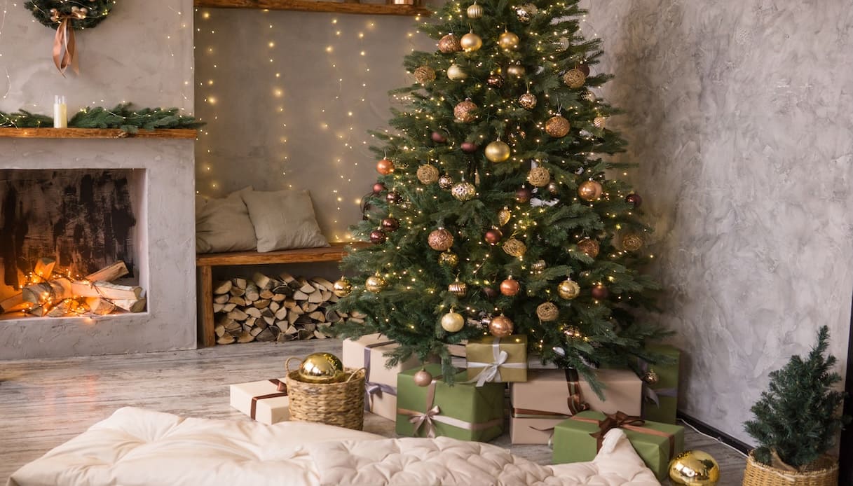 Alberi di Natale stile classico toni bosco