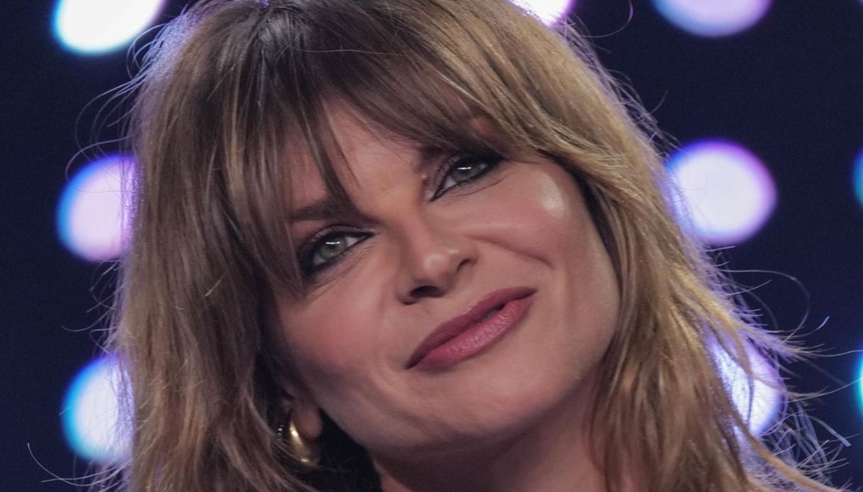 alessandra amoroso la prima foto a due mesi dal parto in viaggio con penny ed emma