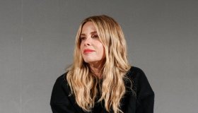 Alessia Marcuzzi vicina a una madre che soffre: “La violenza chiama solo violenza”