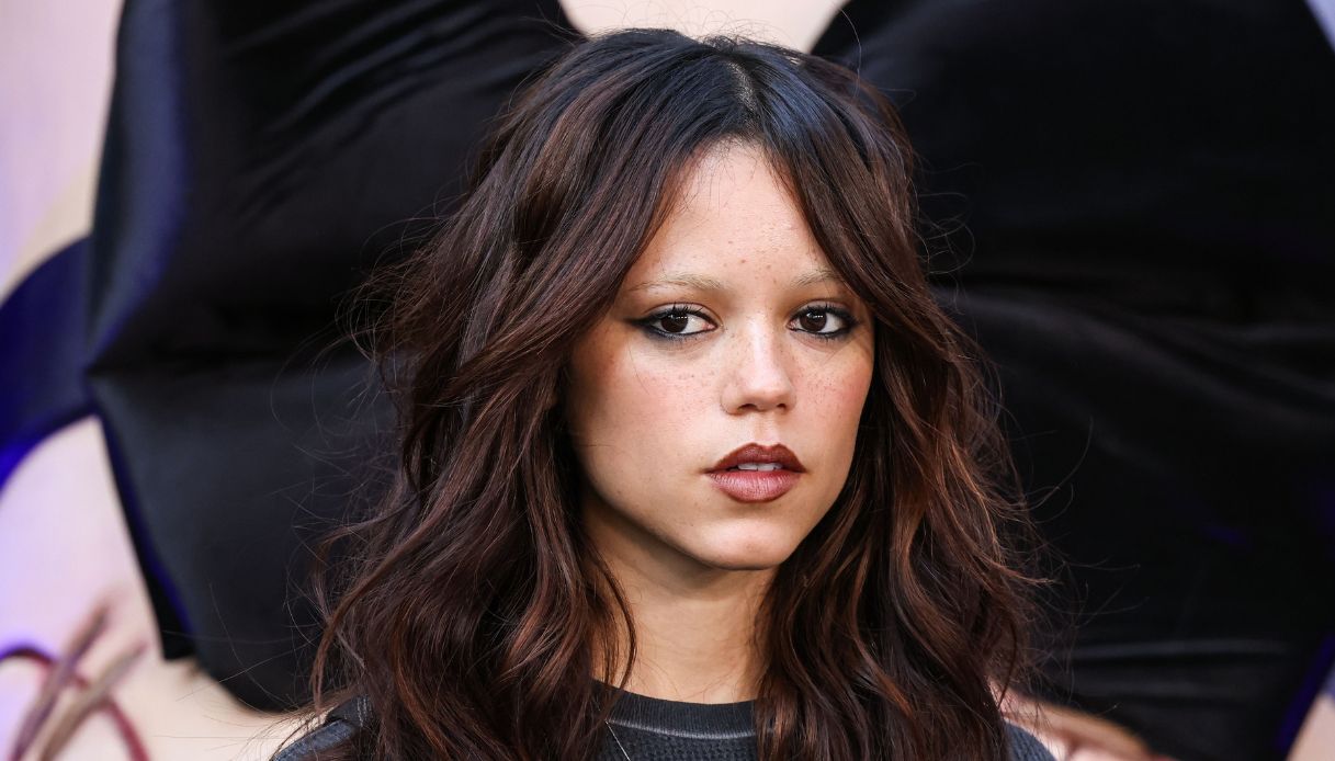 jenna ortega il completo gessato 232 il nuovo power suit dell8217autunno da Dilei.it jenna ortega il completo gessato 232 il nuovo power suit dell8217autunno