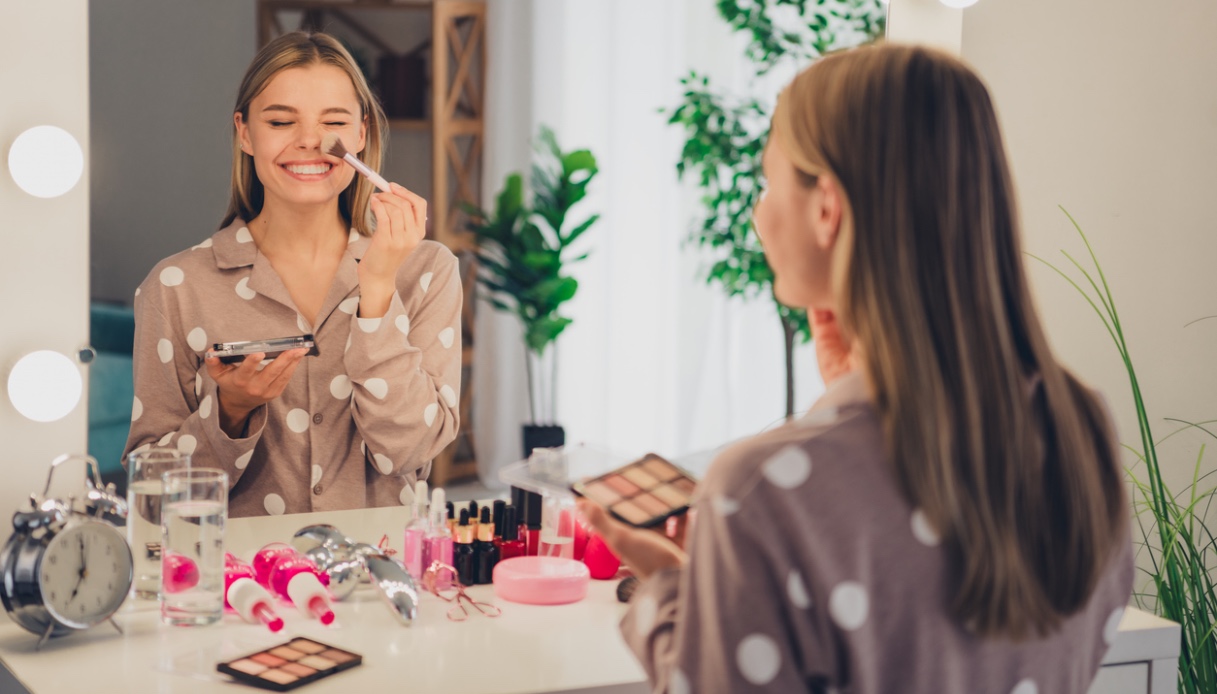 24 sorprese beauty che ti costano un euro al giorno. Questo è il calendario dell’Avvento low cost che puoi regalare a tutte 24 sorprese beauty che ti costano un euro al giorno. Questo è il calendario dell’Avvento low cost che puoi regalare a tutte