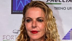 Claudia Gerini contro Samira Lui: “Una ragazza tutta nuda che gira una letterina”