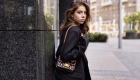 Calze in pizzo, l’accessorio sensuale che diventa protagonsita dei nostri look