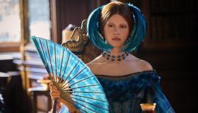 Movie Look Addicted: sui costumi di Mia Goth e Jacob Elordi nel nuovo Frankenstein di Netflix
