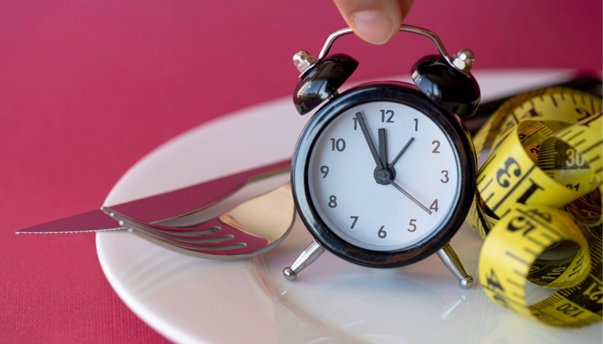 Digiuno intermittente, non fa male al cervello. La popolare dieta non diminuisce la concentrazione Digiuno intermittente, non fa male al cervello. La popolare dieta non diminuisce la concentrazione