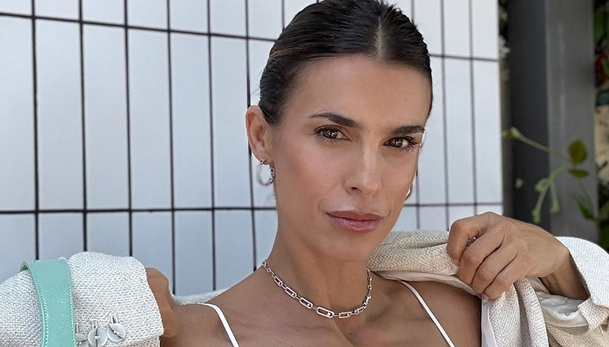 elisabetta canalis di cosa parla il suo libro una zampa sul cuore