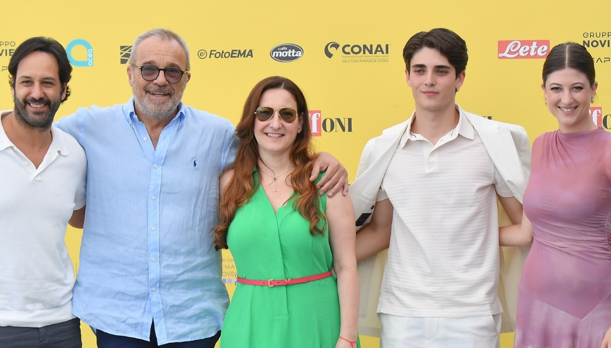 Mediaset rinvia le sue fiction, 9 titoli bloccati: quando andranno in onda