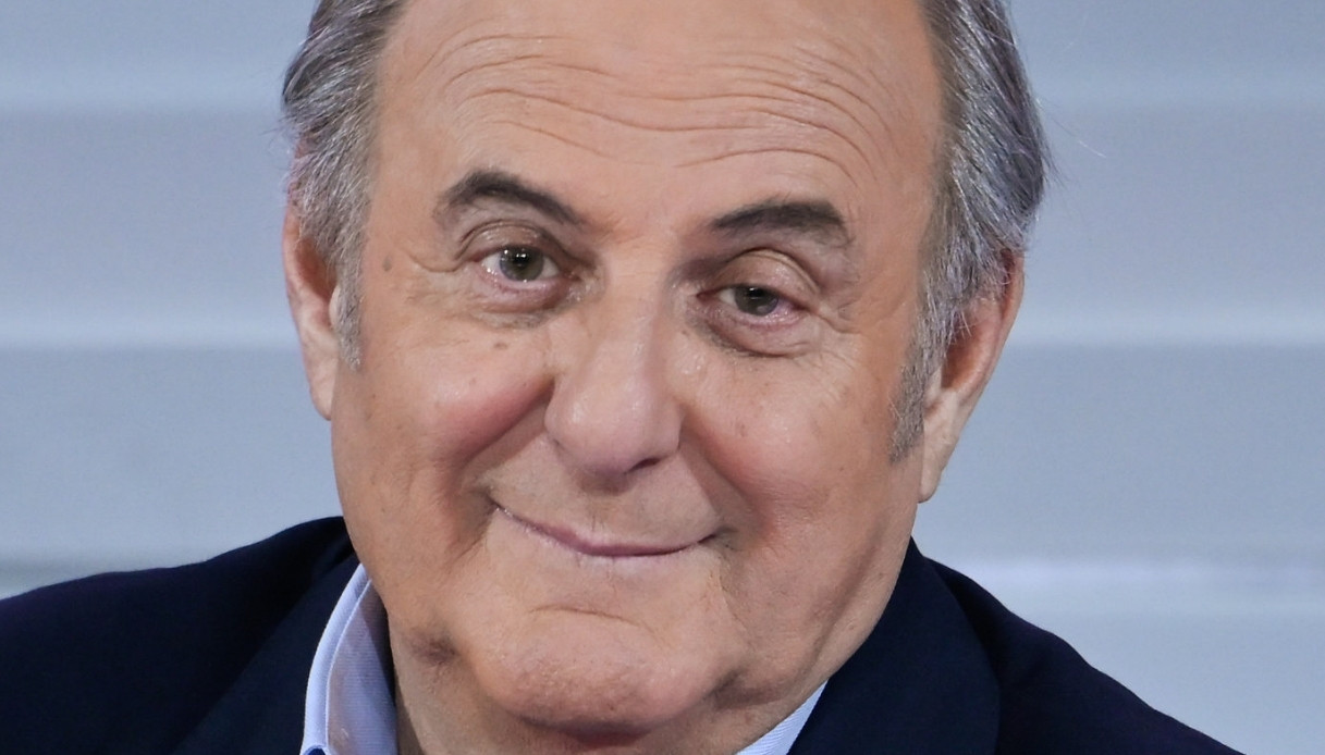 La Ruota della Fortuna, Gerry Scotti a Samira Lui: “Come se ci fidanzassimo”. Lei replica La Ruota della Fortuna, Gerry Scotti a Samira Lui: “Come se ci fidanzassimo”. Lei replica