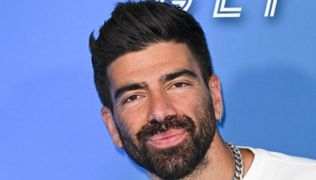 gianluca gazzoli vive con un defibrillatore nel petto dall8217et224 di 16 anni la rivelazione a domenica in da Dilei.it gianluca gazzoli vive con un defibrillatore nel petto dall8217et224 di 16 anni la rivelazione a domenica in