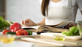 Il nuovo glossario dell’alimentazione, da “globesità” a “carico glicemico”. Come funziona e perché è utile