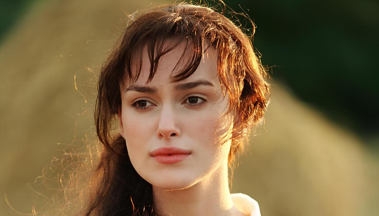 Jane Austen bangs, tutto sulla frangia-ossessione più romantica dell’autunno 2025