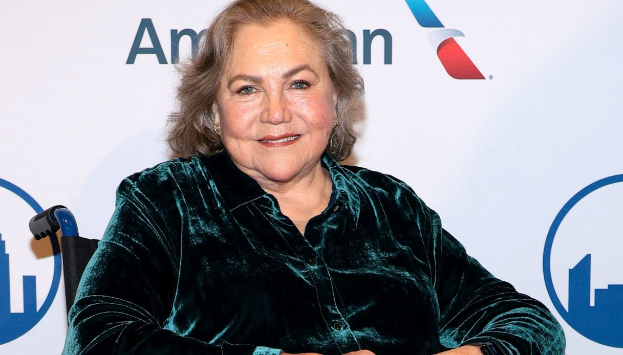 kathleen turner in sedia a rotelle il dramma dell8217attrice sex symbol di brivido caldo