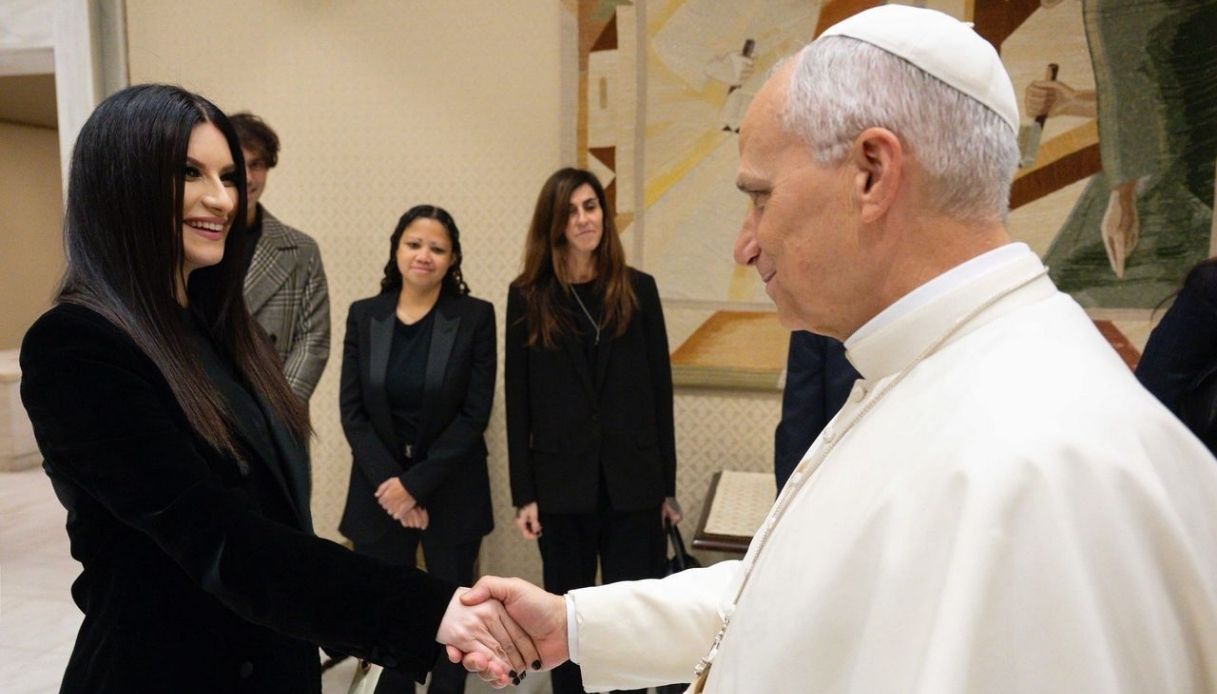 Laura Pausini incontra il Papa