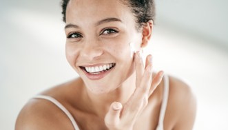 Venezia 25, Alessia Lanza ri-lancia i capelli effetto bagnato. Ed è subito wet look mania da replicare